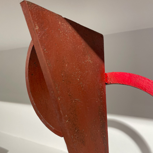 ESCULTURA EN HIERRO ROJO