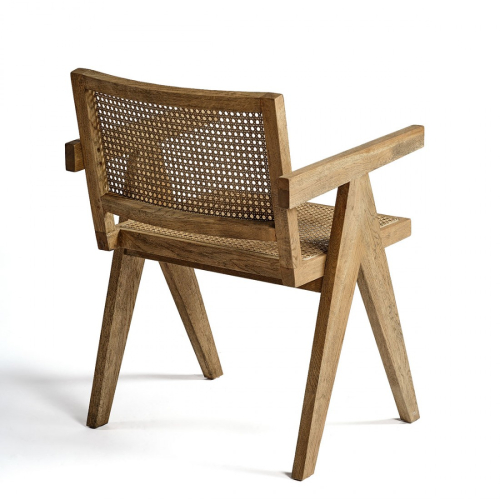 Silla con Brazo en Roble y Rejilla